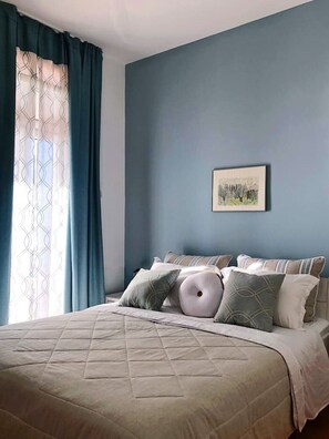 7 quartos, escrivaninha, ferros/tábuas de passar roupa