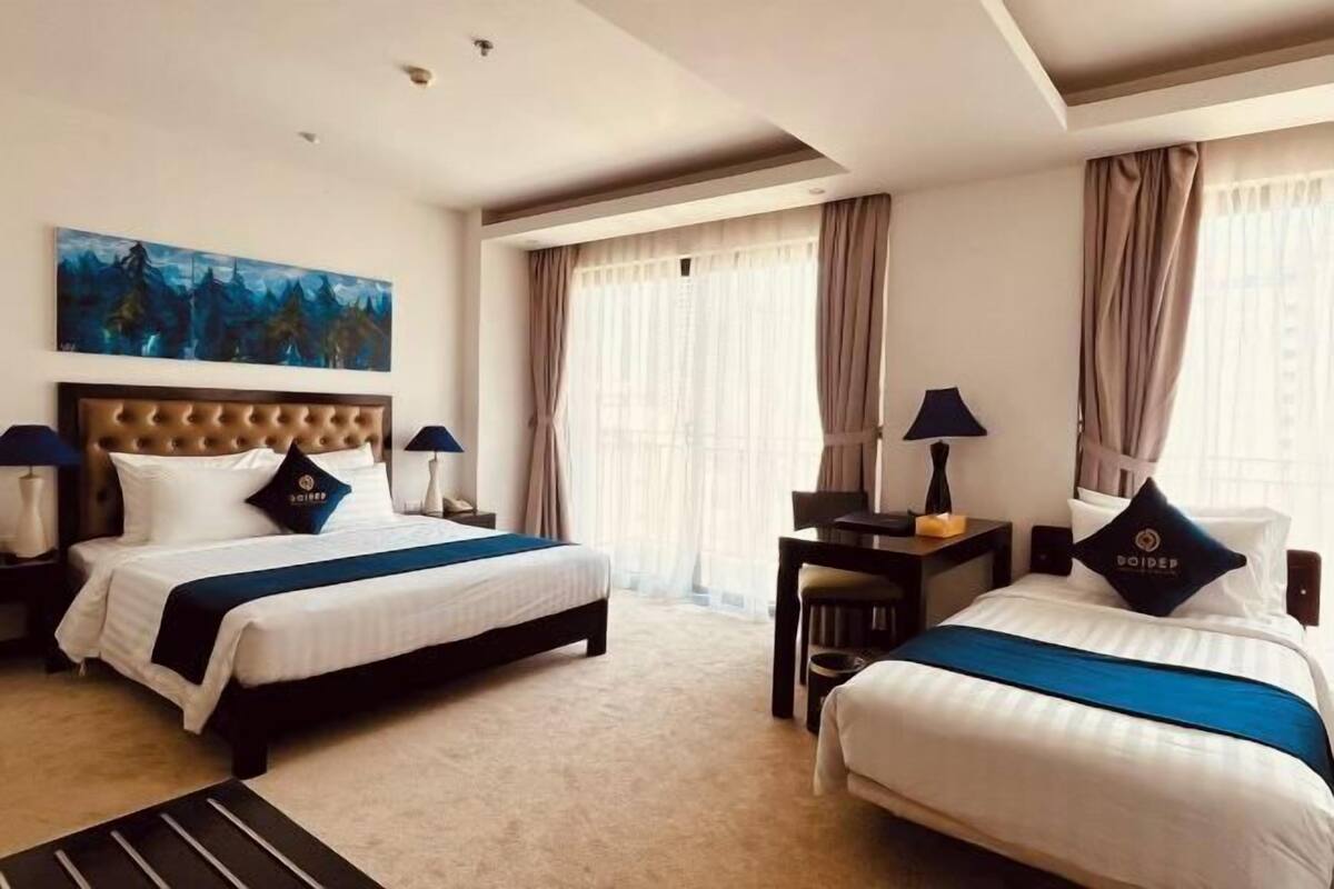 Bộ đồ giường kháng dị ứng, minibar với thức ăn, đồ uống miễn phí 
