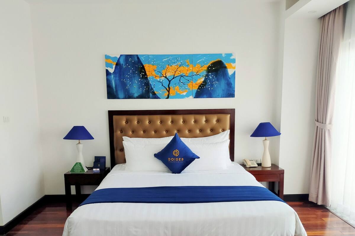 Phòng đôi Premier | Bộ đồ giường kháng dị ứng, minibar với thức ăn, đồ uống miễn phí 