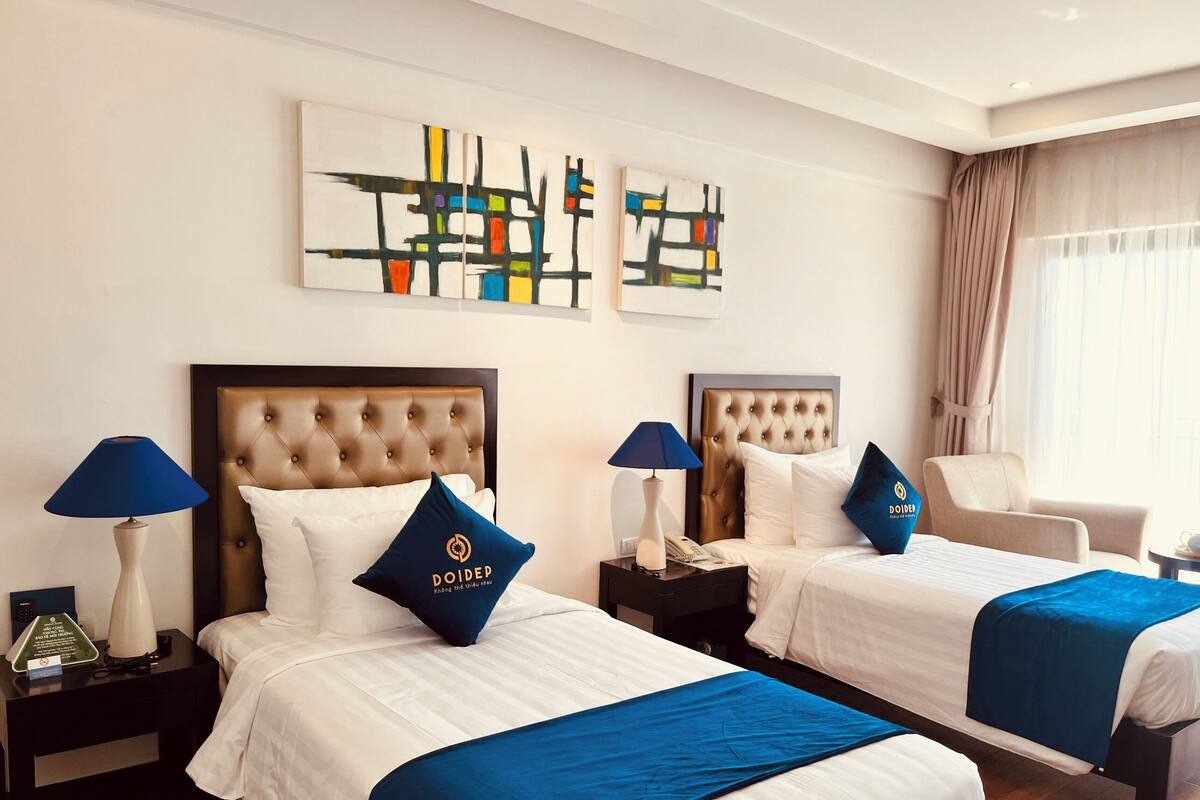 Phòng 2 giường đơn Cao cấp | Bộ đồ giường kháng dị ứng, minibar với thức ăn, đồ uống miễn phí 
