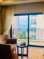 Allergikerbettwaren, Minibar (mit einigen kostenlosen Artikeln)