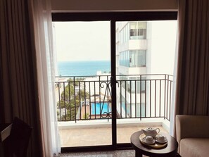 Junior Twin kamer | Uitzicht op strand/zee