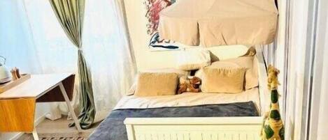 3 bedrooms, iron/ironing board, free WiFi, bed sheets