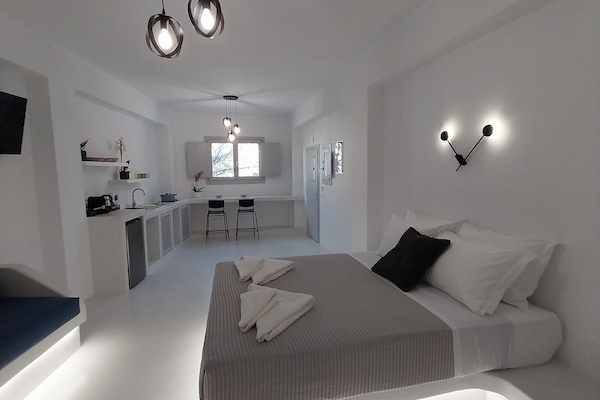 Family Suite, Jetted Tub | Minibar, in-room safe, individually decorated, individually furnished