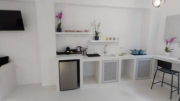 Family Suite, Jetted Tub | Minibar, in-room safe, individually decorated, individually furnished