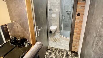 Chambre Simple Deluxe | Salle de bain | Sèche-cheveux
