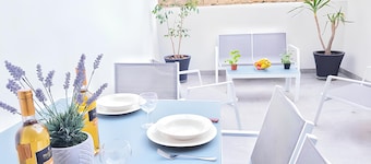 Elise Apartments