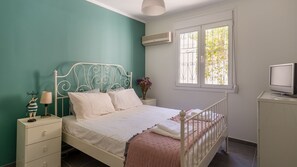 2 habitaciones, tabla de planchar con plancha, wifi y ropa de cama 