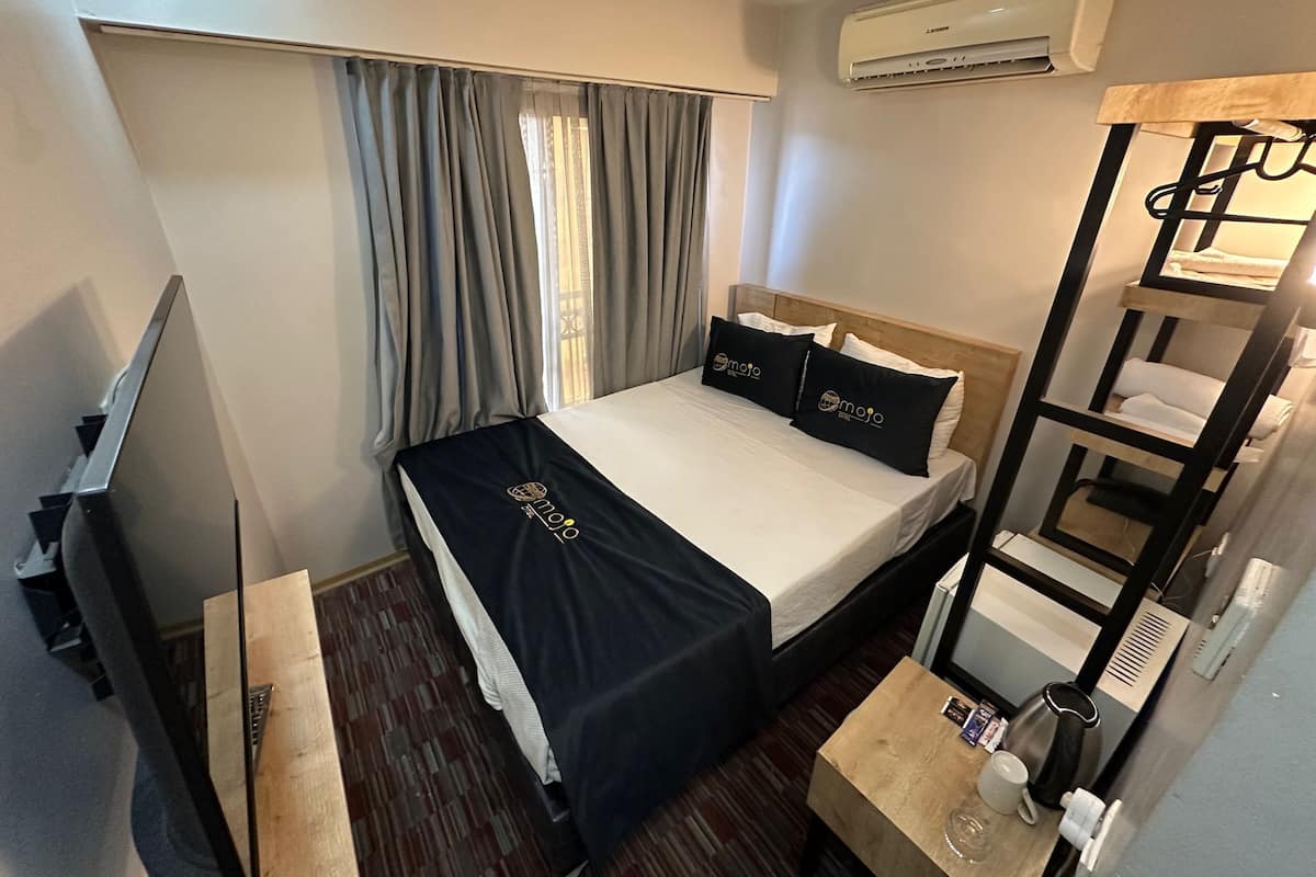 Phòng đôi Junior | 1 phòng ngủ, bộ đồ giường cao cấp, minibar, bàn