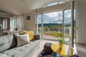 Living area - Holiday House Mila for family vacation by the river and the sea. (Trnbusi)