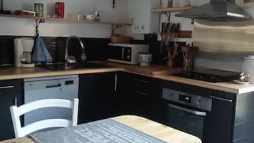 Réfrigérateur, four, plaque de cuisson, lave-vaisselle