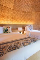 Cabana Huts, 1 Single and 1 Double Bed | 特色装修、特色家居、办公桌、笔记本电脑工作区