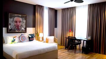 Luxury King, 1 King Bed | Yksilöllisesti sisustettu, yksilöllisesti kalustettu, työpöytä