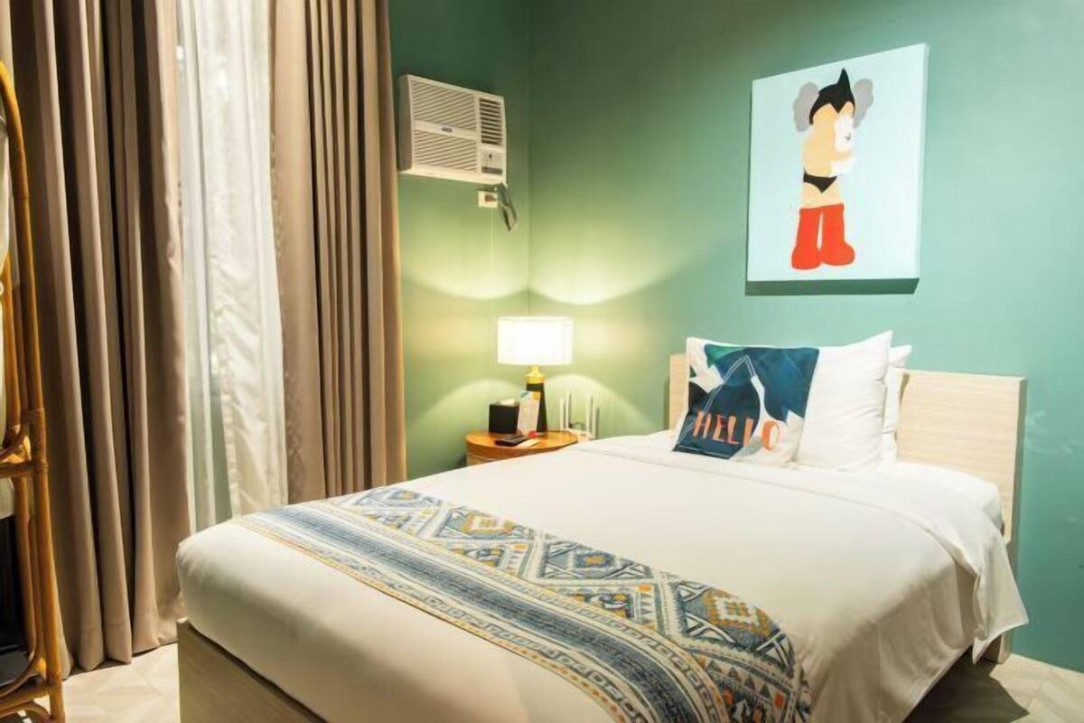Free WiFi, individually decorated, individually furnished, bed sheets