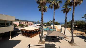 Bar (in der Unterkunft)