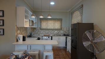 Exclusive Suite | Private kitchen | Fridge, microwave, oven, toaster