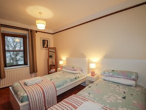 2 bedrooms, individually decorated, individually furnished, free WiFi