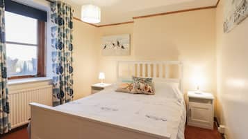 2 bedrooms, individually decorated, individually furnished, free WiFi