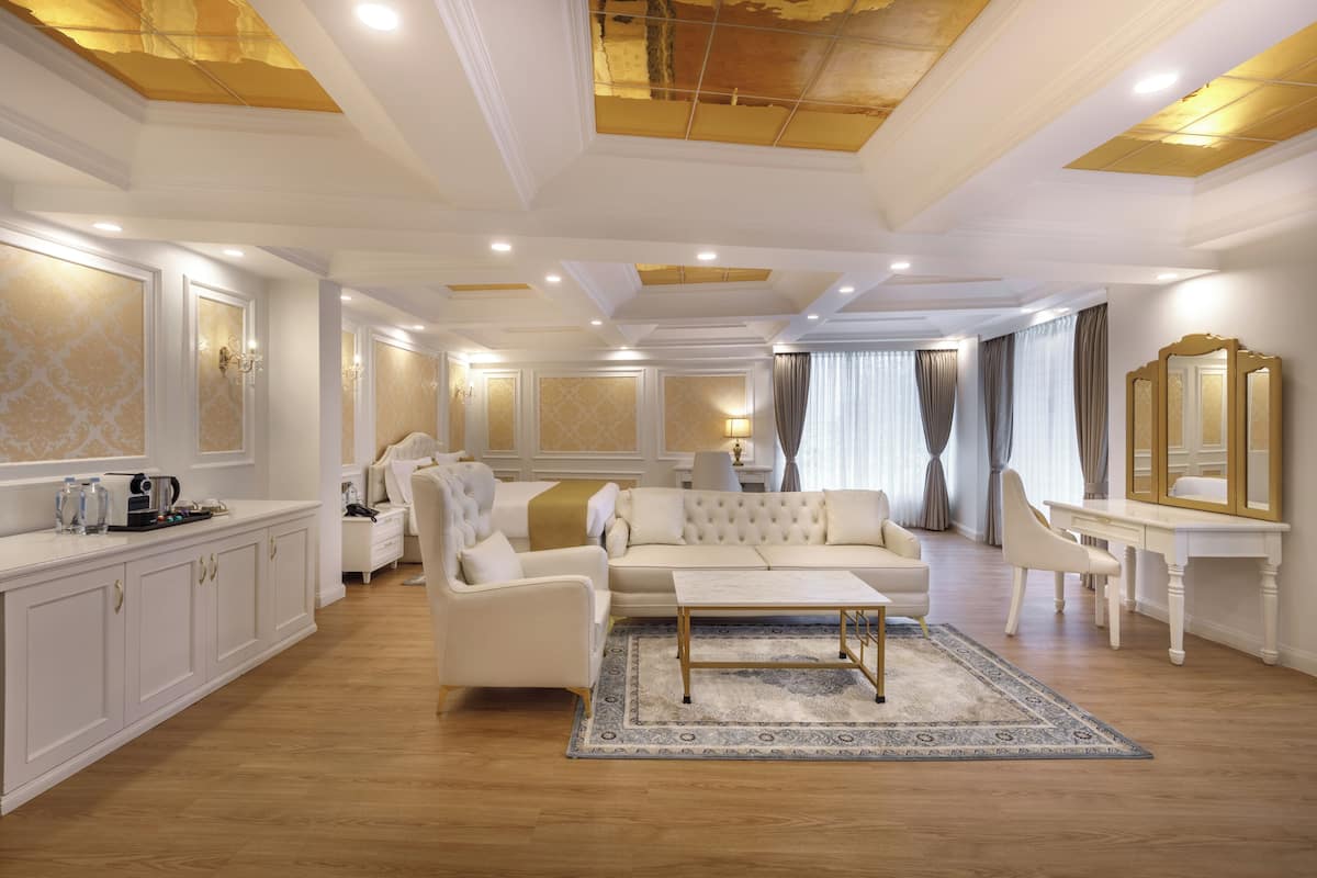 Royal Villa With Private Pool | Premium bedding, memory foam beds, free minibar, soundproofing