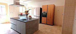 Fridge, oven, stovetop, dishwasher - Farmhouse Under the Sun of Tuscany (Montenero d'orcia)