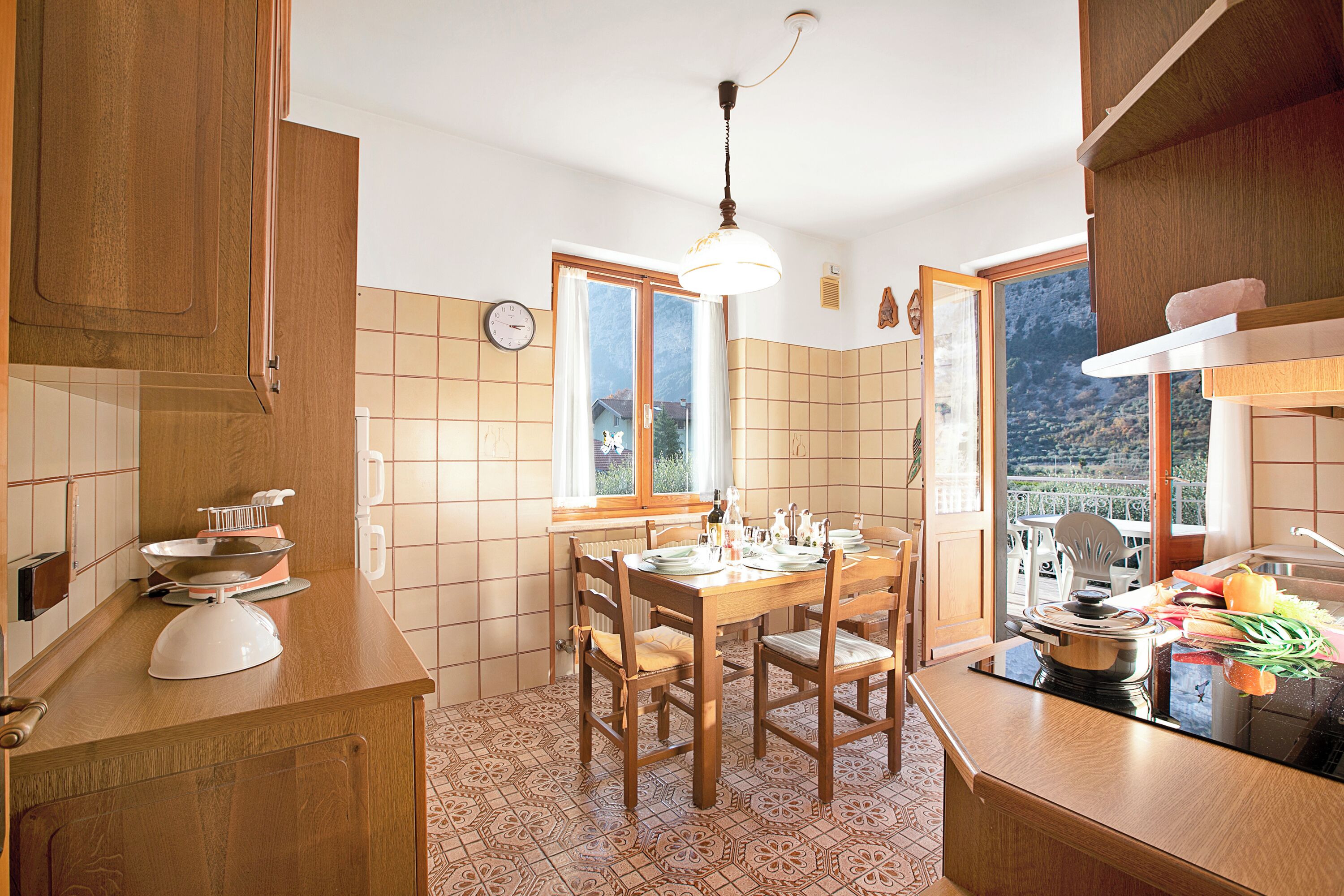 Family Apartment, Multiple Bedrooms, Mountainside (AlbaDros Ulive Nest) | Dining