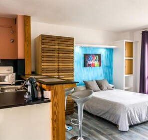 1 bedroom, iron/ironing board, travel cot, free WiFi - Estudio con Vistas al mar y Balcón (Torredembarra)