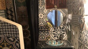 Traditional Single Room, Private Bathroom, Pool View (Azalée) | Bathroom - Riad Paquerette (Marrakech)