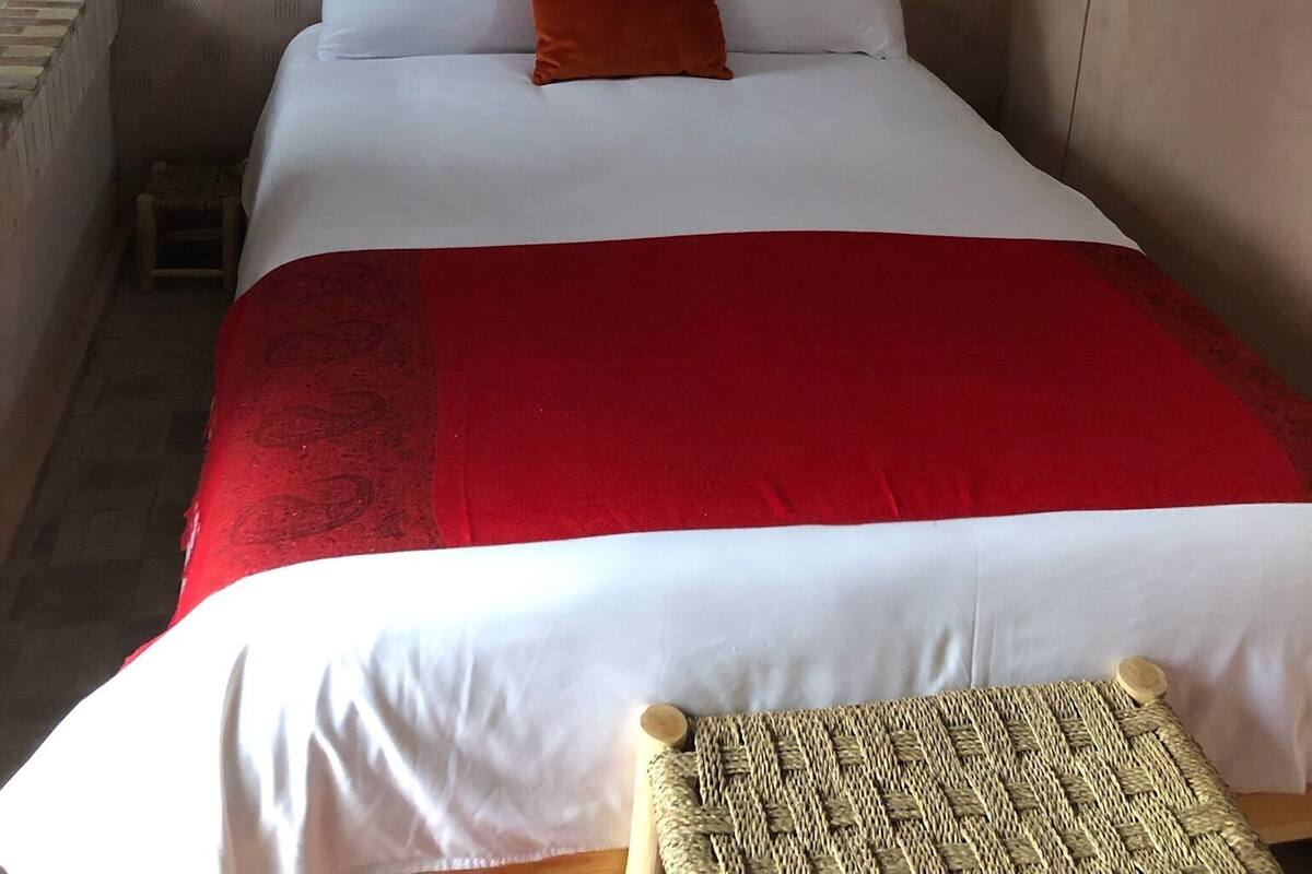 Traditional Single Room, Private Bathroom, Pool View (Azalée) | Hypo-allergenic bedding available, in-room safe, blackout drapes