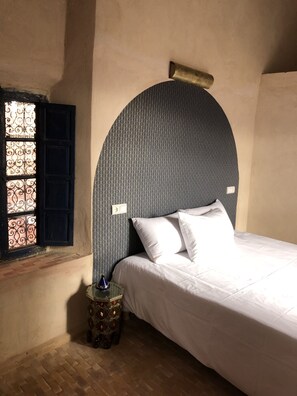 浪漫双人房, 独立浴室, 泳池景观 (Magnolia 2 Personnes) | 防过敏的被褥、客房内保险箱、特色装修、特色家居