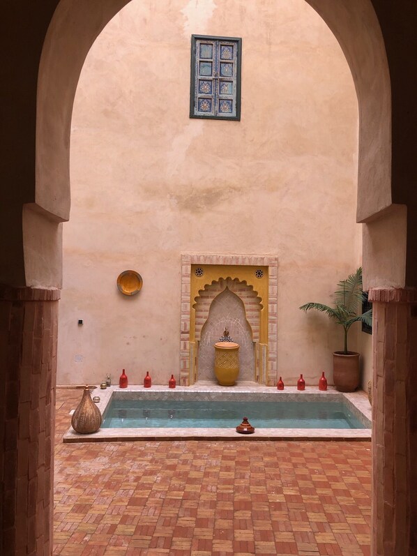 Traditional Single Room, Private Bathroom, Pool View (Azalée) | Outdoor pool - Riad Paquerette (Marrakech)