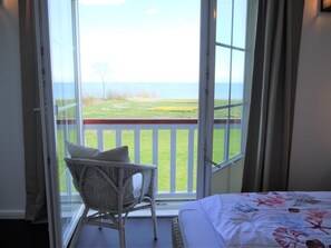 3 bedrooms, travel crib, free WiFi, bed sheets