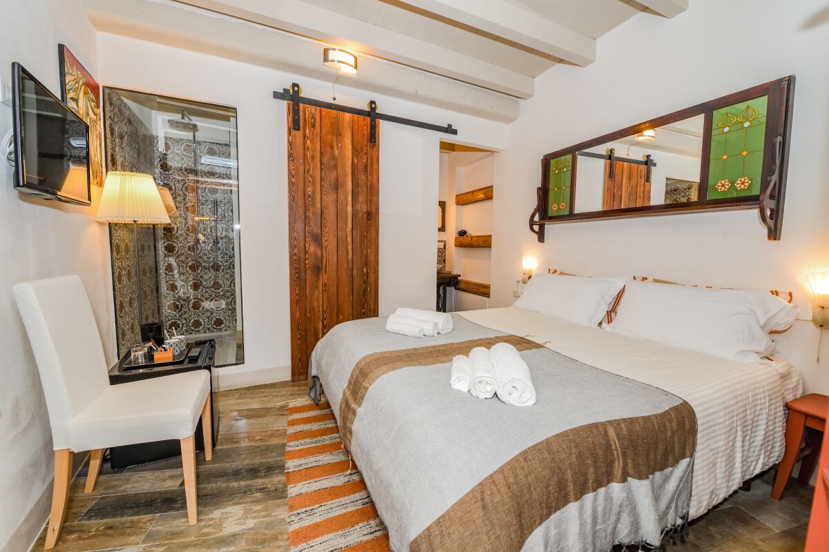 Deluxe Suite (Fata Astrea E Fata Ondina) | Hypo-allergenic bedding, down duvets, memory-foam beds, minibar