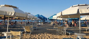 Acogedor y moderno apartamento en el casco histórico y cerca de la playa.