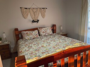3 bedrooms, iron/ironing board - Elliston Esplanade Beach House (RUFF-INN-IT) (Elliston)