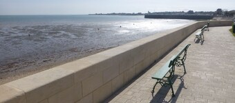 Maison de Pêcheur à 5 Min du Port de La Flotte et de son Marché Médiéval