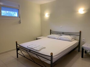 1 bedroom, free WiFi, bed sheets - Sea melodies apartment 2 (Koroni)