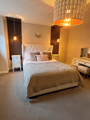 3 Schlafzimmer, Bügeleisen/Bügelbrett, WLAN, Bettwäsche