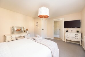 3 bedrooms, iron/ironing board, WiFi, bed sheets - Gorgeous central 3 bed house - free parking & garden (15 min walk to Royal Mile) (Edinburgh)