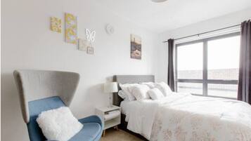 3 bedrooms, iron/ironing board, WiFi, bed sheets