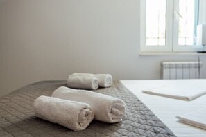 1 chambre, fer et planche à repasser, Wi-Fi, draps fournis