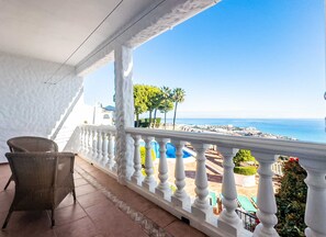 Property grounds - Charming Duplex Apartment with Breathtaking Views, Benalmadena Pueblo, Malaga! (Benalmádena)