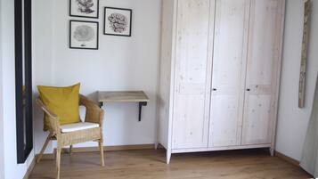 3 Schlafzimmer, Reisekinderbett, kostenloses WLAN, Bettwäsche