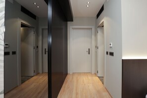 Deluxe Triple Room | Soundproofing, free WiFi, bed sheets - Gremmy Boutique Hotel (Tirana)