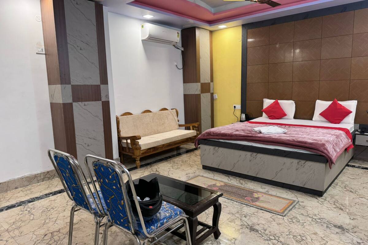 Superior Double Room, City View | Soundproofing, free WiFi, bed sheets