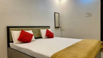 Classic Double Room, City View | Soundproofing, free WiFi, bed sheets