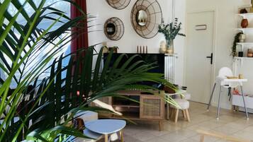 Télévision LCD de 80 cm avec chaßnes numériques