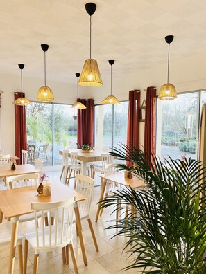 Restaurant - Motel Les Broussailles (Mesves-sur-Loire)