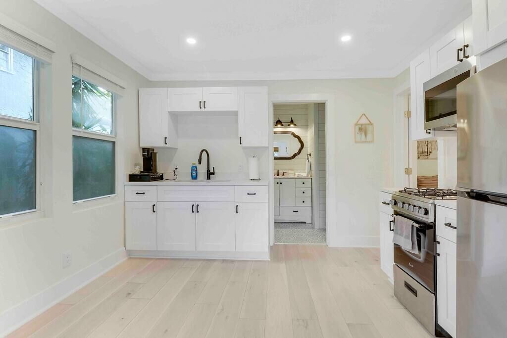 冰箱、微波炉、烤箱、炉灶