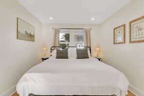 1 bedroom, iron/ironing board, travel crib, WiFi - Cottage on Croton Way # 2 (West Palm Beach)