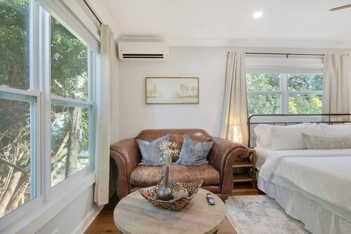 Cozy Studio Downtown WPB -Unit C